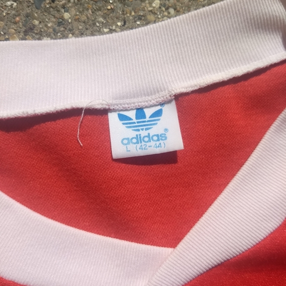 SOLD💥Vintage Adidas Stripes long sleeve - Picture 3 of 3